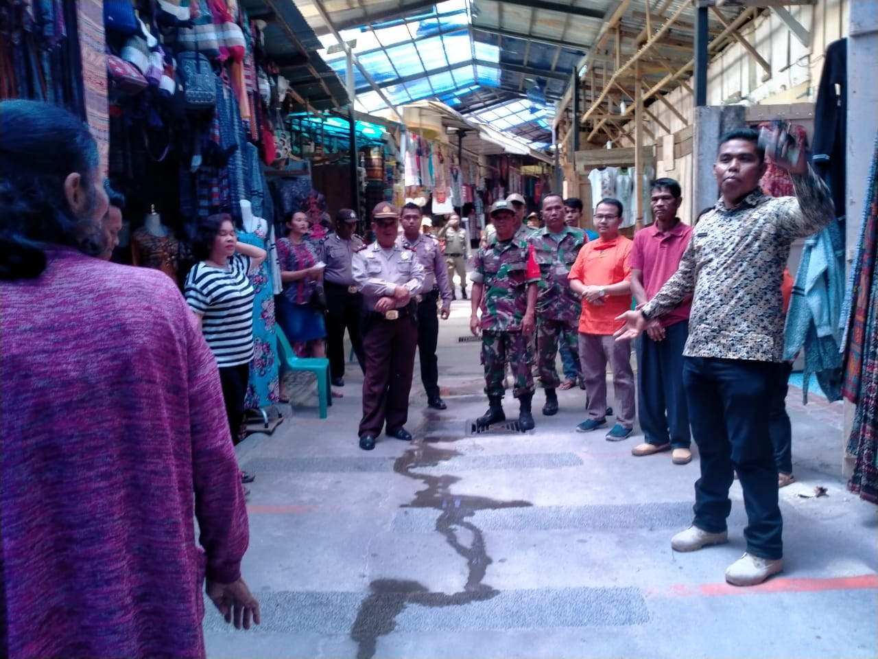 Polisi Simanindo Sosialisasi Cegah Virus Corona di Tempat Keramaian