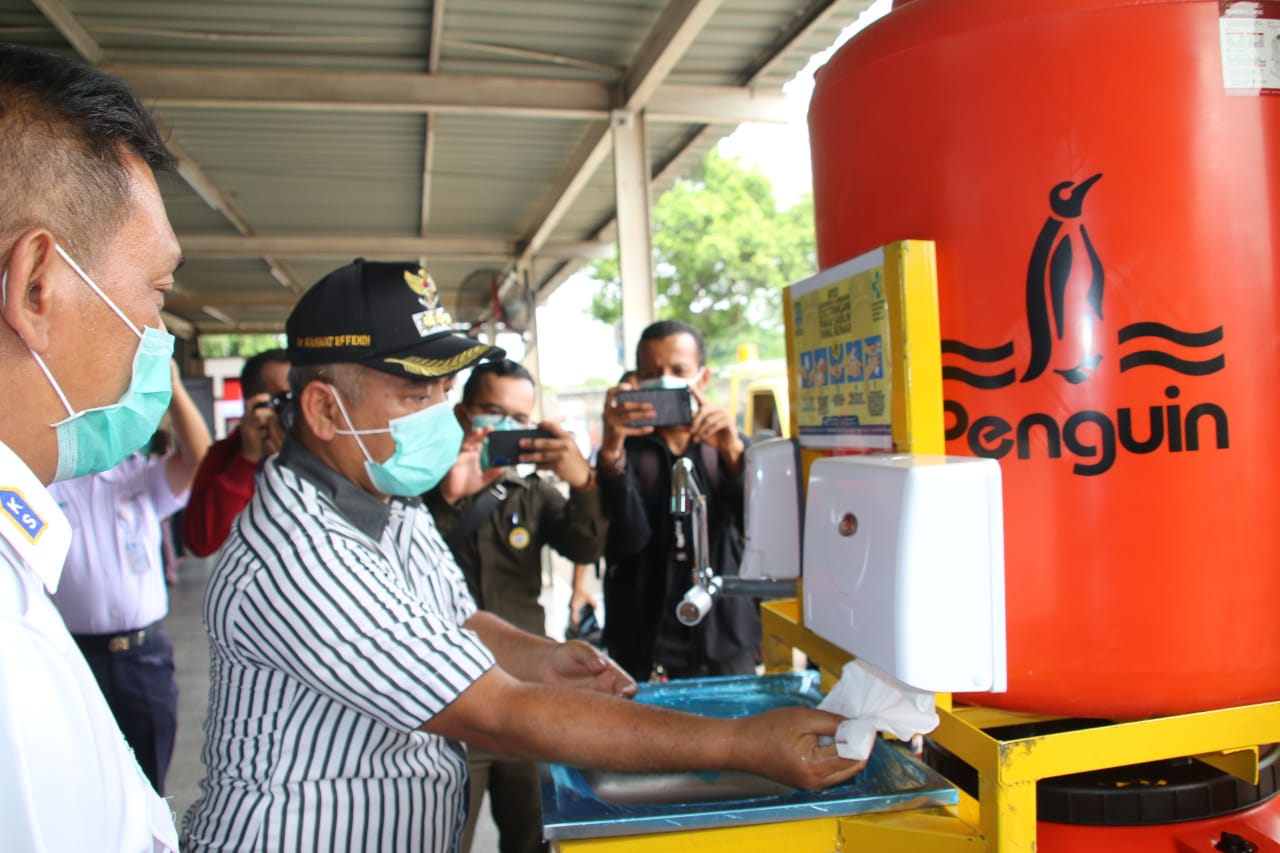Warga Bekasi Bisa Nikmati Tempat Cuci Tangan Umum Potable Untuk Cegah Covid-19