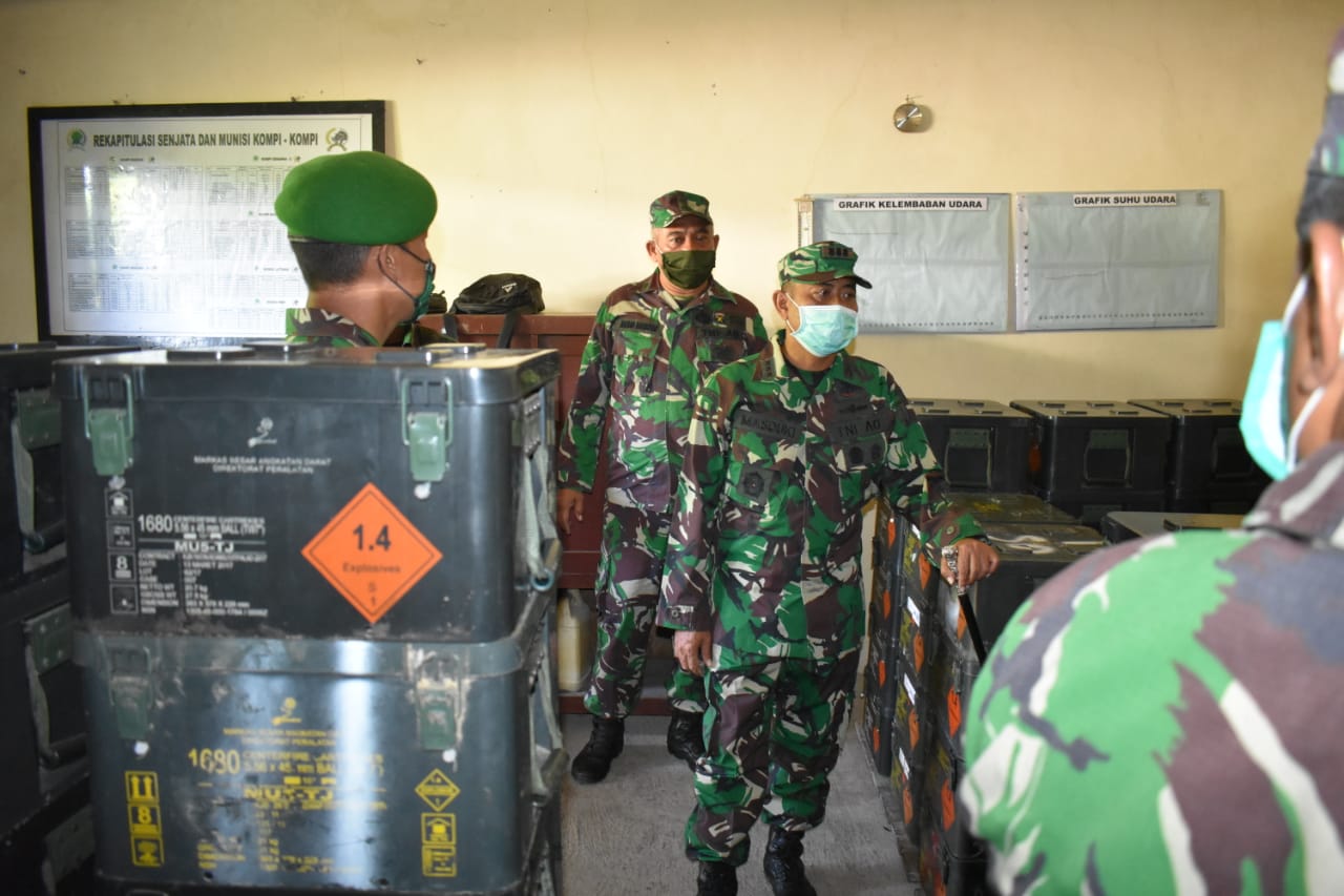Danrem 081/DSJ Cek Kelengkapan dan Kebersihan Gudang Munisi Yonif 511/DY