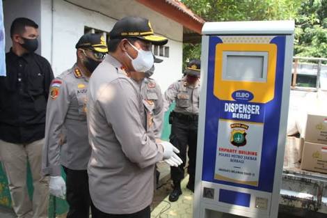 Warga Cluster Malibu Kota Deltamas Bagikan 500 Sembako untuk warga 3 Desa di Cikarang Pusat