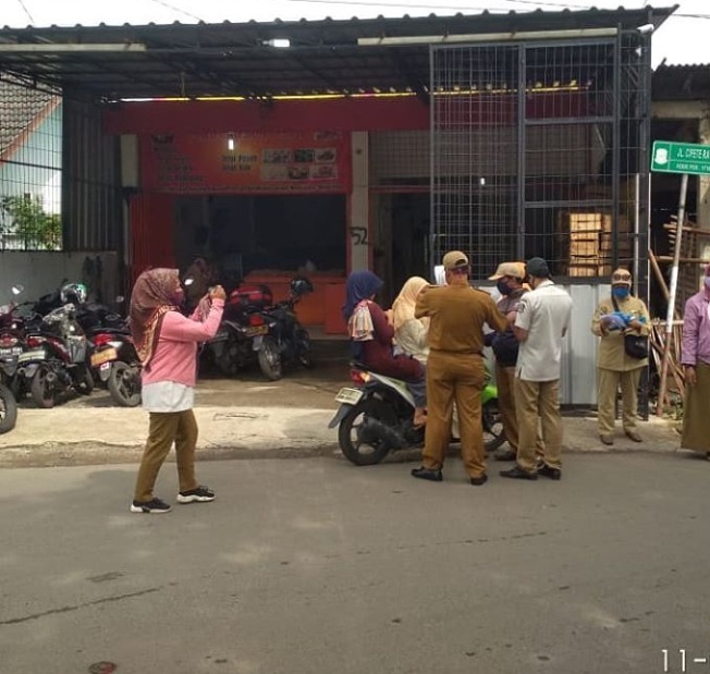 Binmas Polsek Bantar Gerbang Bersama 3 Pilar Kelurahan Mustikasari Monitoring Penegakan PSBB