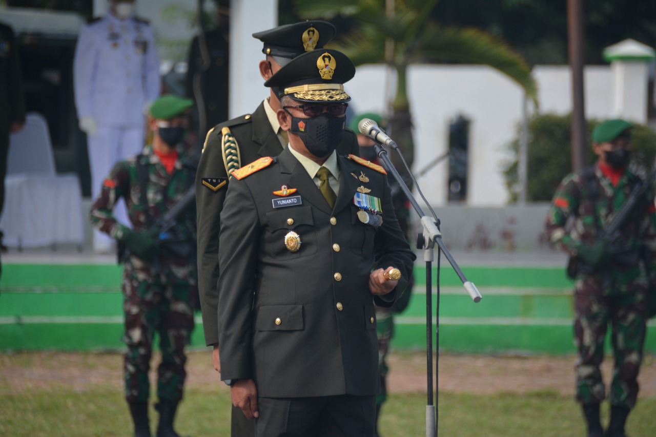 Sambut HUT TNI Ke-76, Danrem 064/MY Pimpin Ziarah