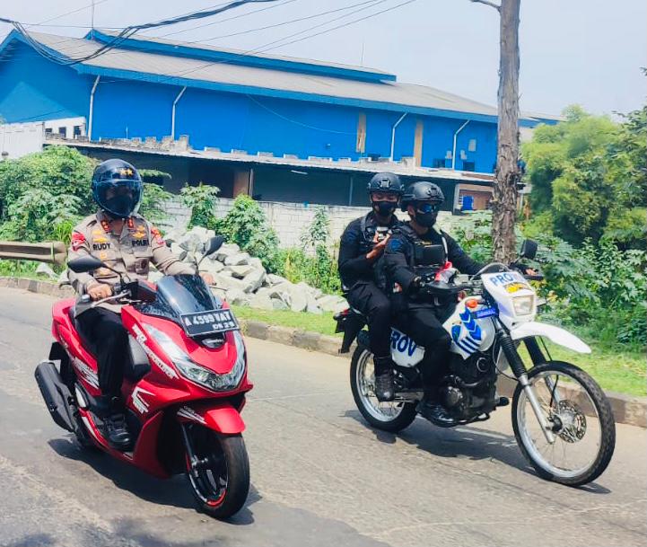 Kapolda Banten Pimpin Patroli Skala Besar, Jamin Pilkades Tangerang Aman