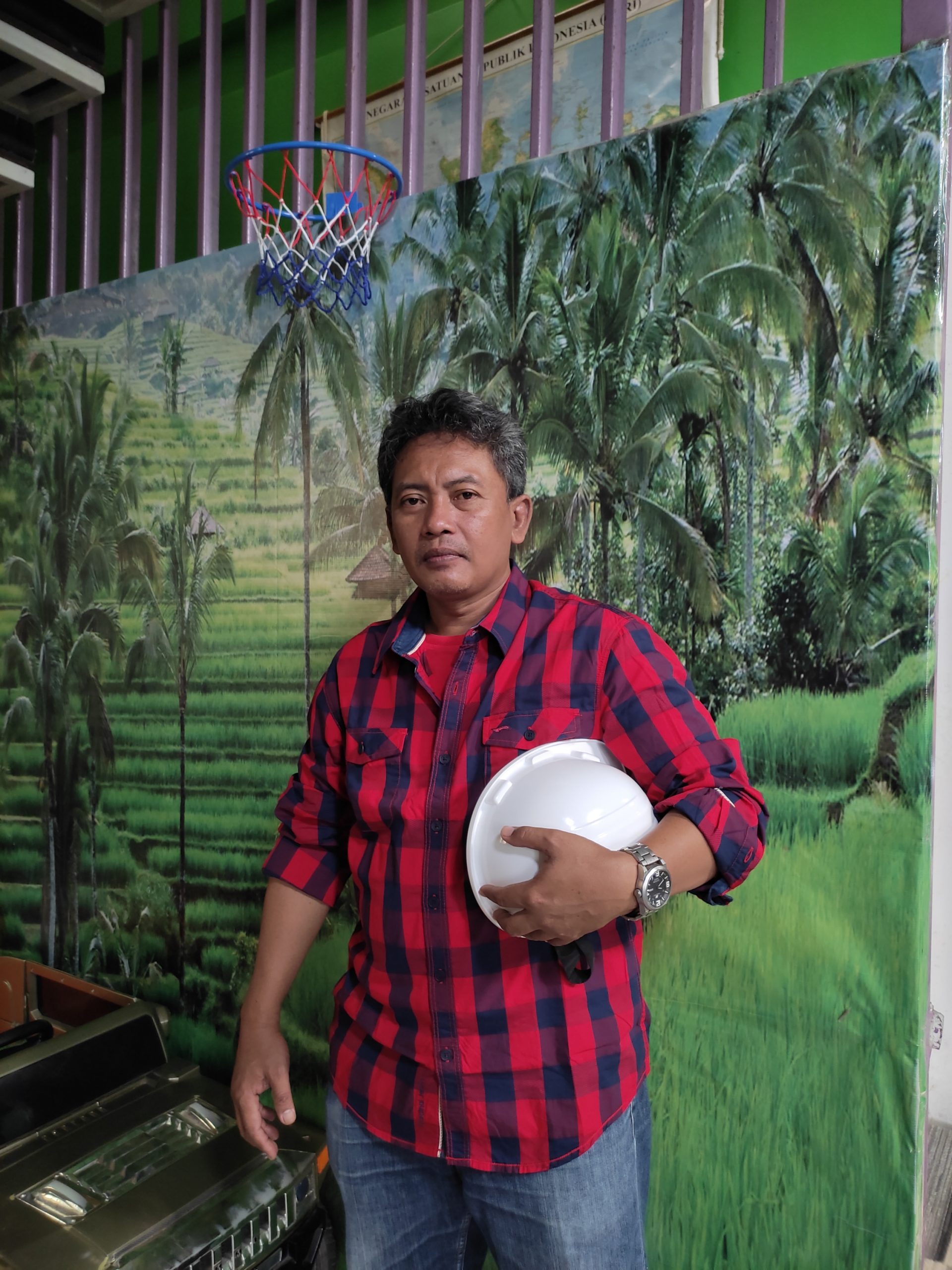 Gatot Risdiyanto S.T, Calon kepala Desa Gambiran, Kecamatan Gambiran, Banyuwangi (Poskota.Net/Dok Ist)