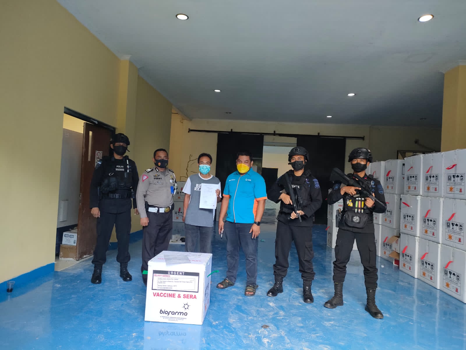 Jamin Keamanan, Ditlantas Polda Banten Kawal Kendaraan Vaksin Covid-19