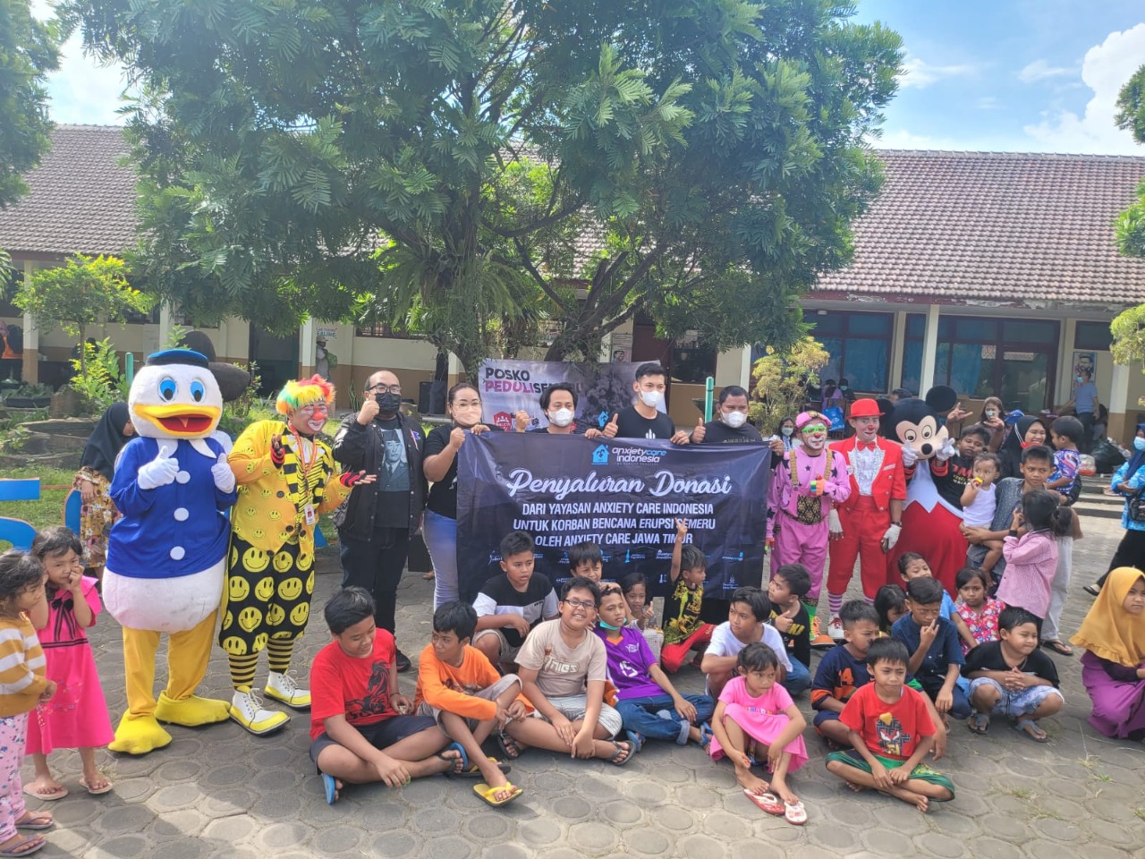 BANGKIT KUKUH, Co.FOUNDER ANXIETY CARE INDONESIA Hadir Memulihkan MENTAL Pengungsi ERUPSI SEMERU