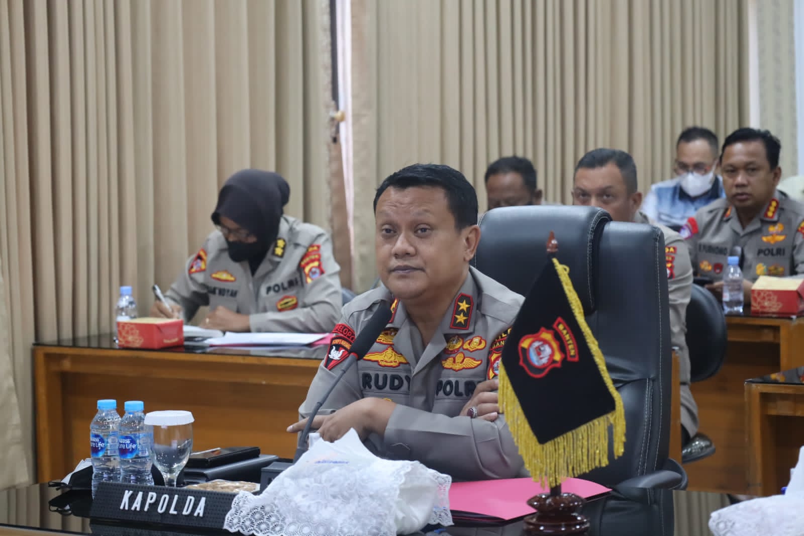 Kapolda Banten Pimpin Anev Mingguan Capaian Vaksinasi Persiapan Natal 2021 dan Tahun Baru 2022