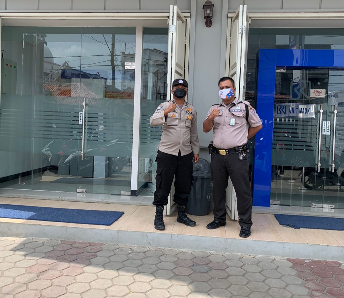 Antipasi Gangguan Kamtibmas Anggota Polsek Mauk Polresta Tangerang Patroli dan Sambang Security Bank BRI