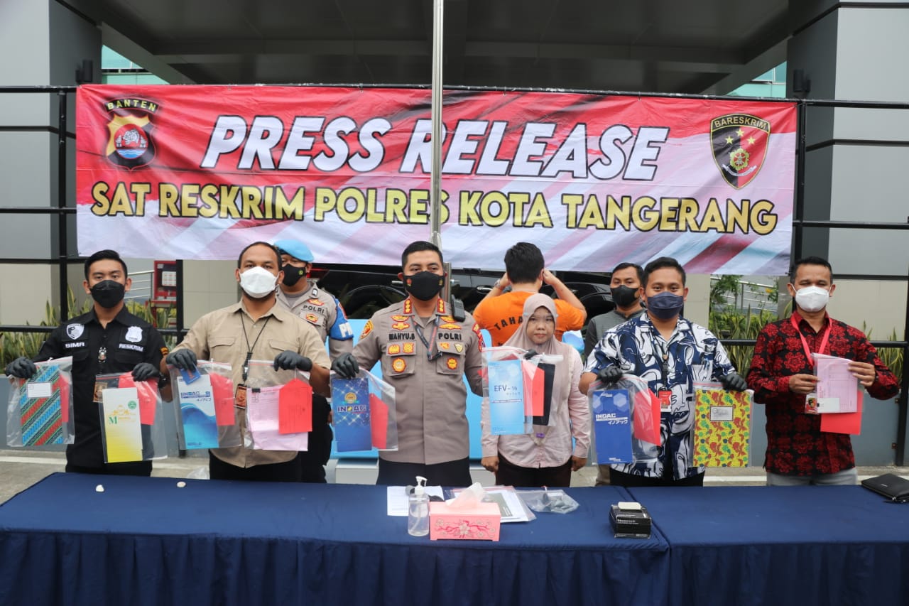 Polresta Tangerang Polda Banten Tangkap Pasutri Pemalsu Merek Kasur Ternama