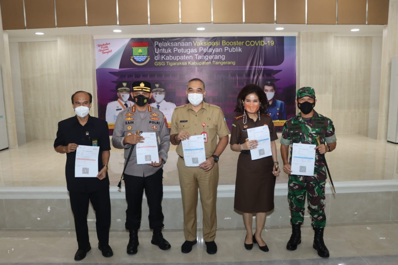 Wujudkan Herd Immunity, Kapolresta Tangerang dan Forkopimda Cek Vaksinasi Booster