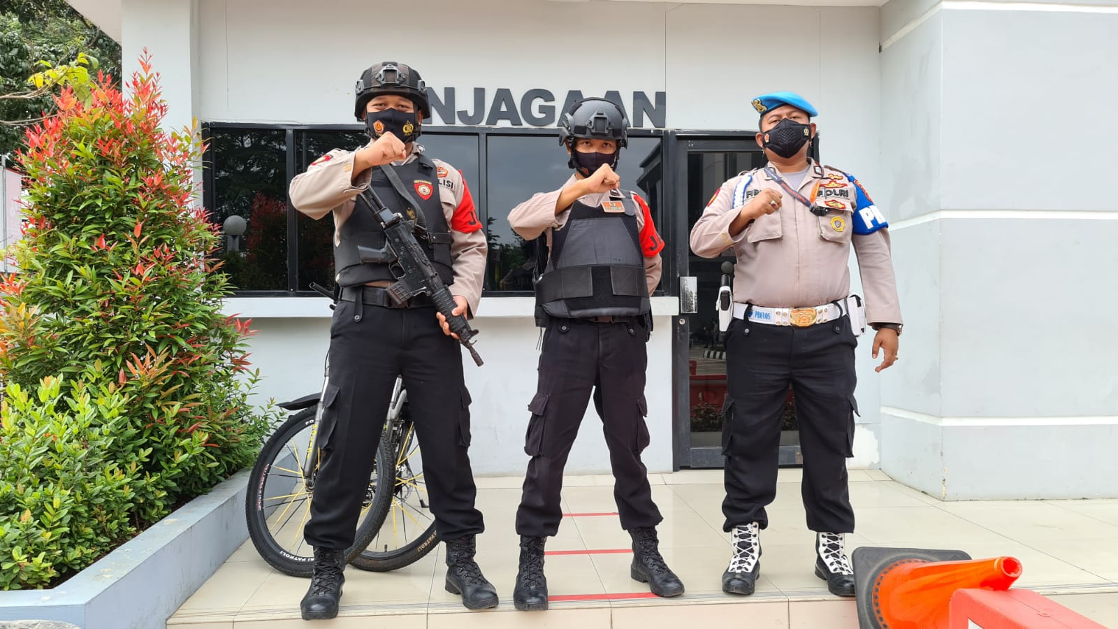 Si Propam Cek Setiap Ruangan, Pastikan Semua Personil Patuhi Prokes