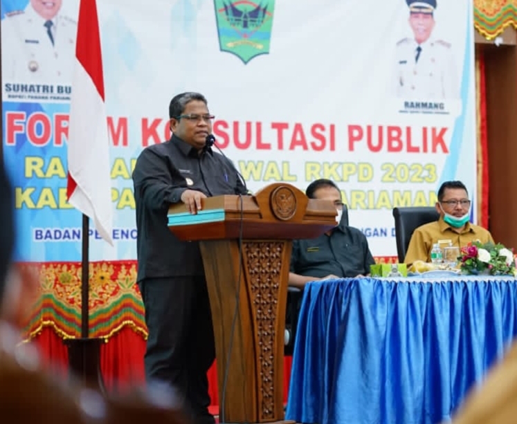 Bupati Padang Pariaman Suhatri Bur SE.MM (Poskota.net/Dok Ist)