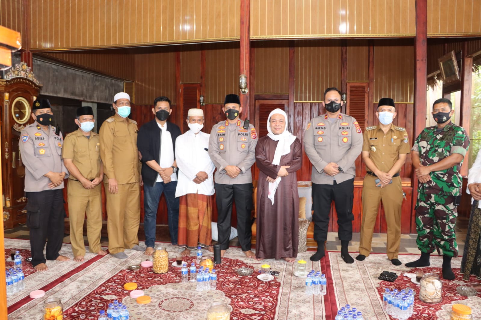 Sowan ke Ponpes KH Entoh Cilongok, Kapolresta Tangerang Dorong Kalangan Ulama Ajak Masyarakat Tertib Prokes
