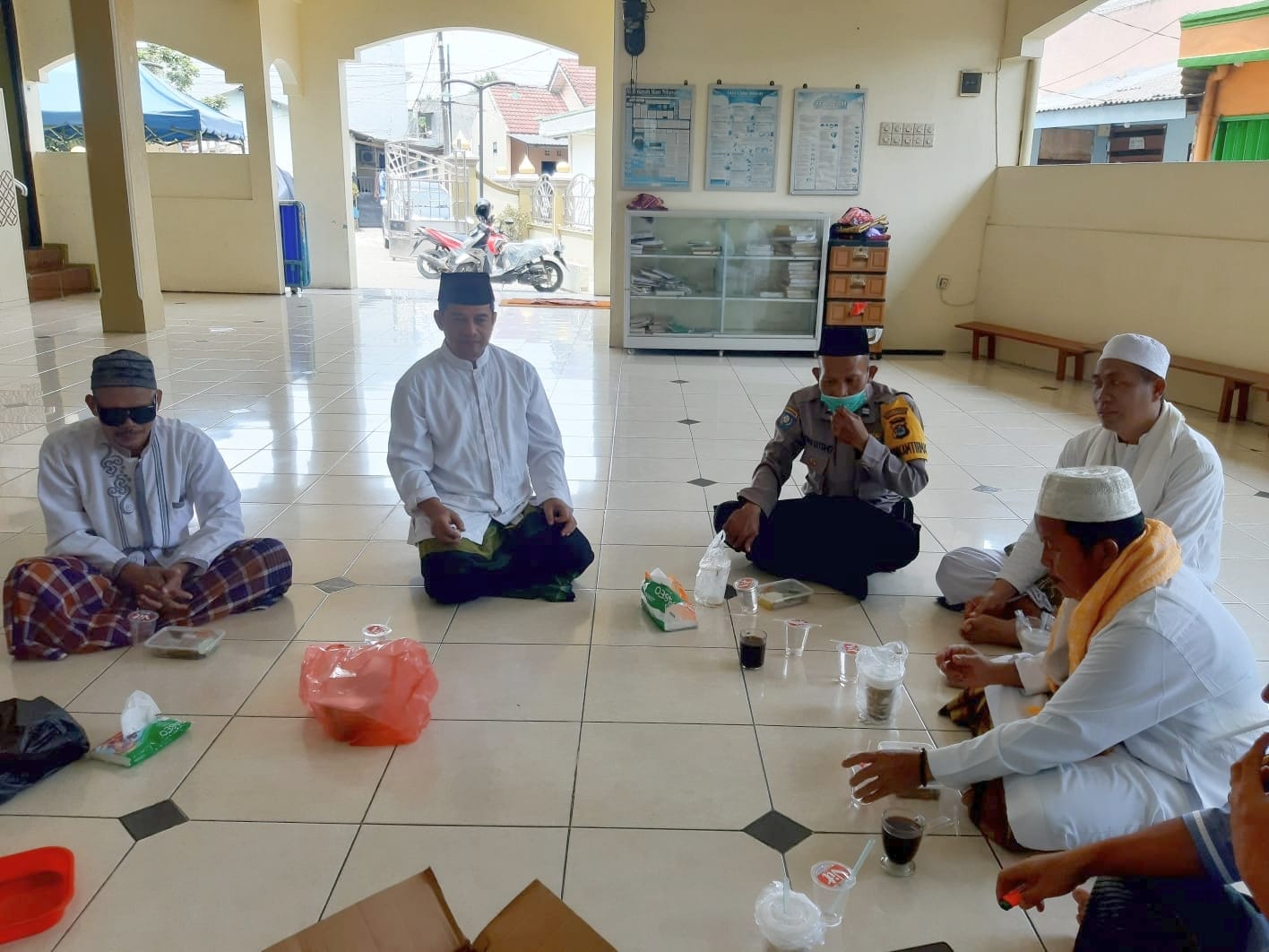 Pererat Silaturahmi, Bhabinkamtibmas Polsek Panongan Polresta Tangerang Sambangi Tokoh Agama