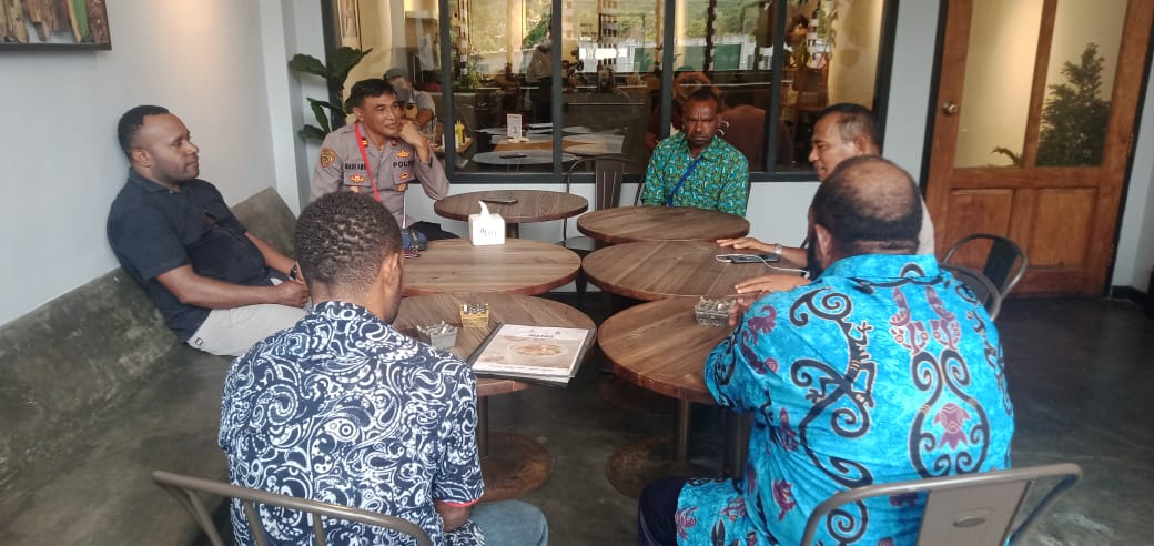 Kasat Binmas Polres Jayapura Menggelar Tatap Muka Bersama Tokoh Masyarakat