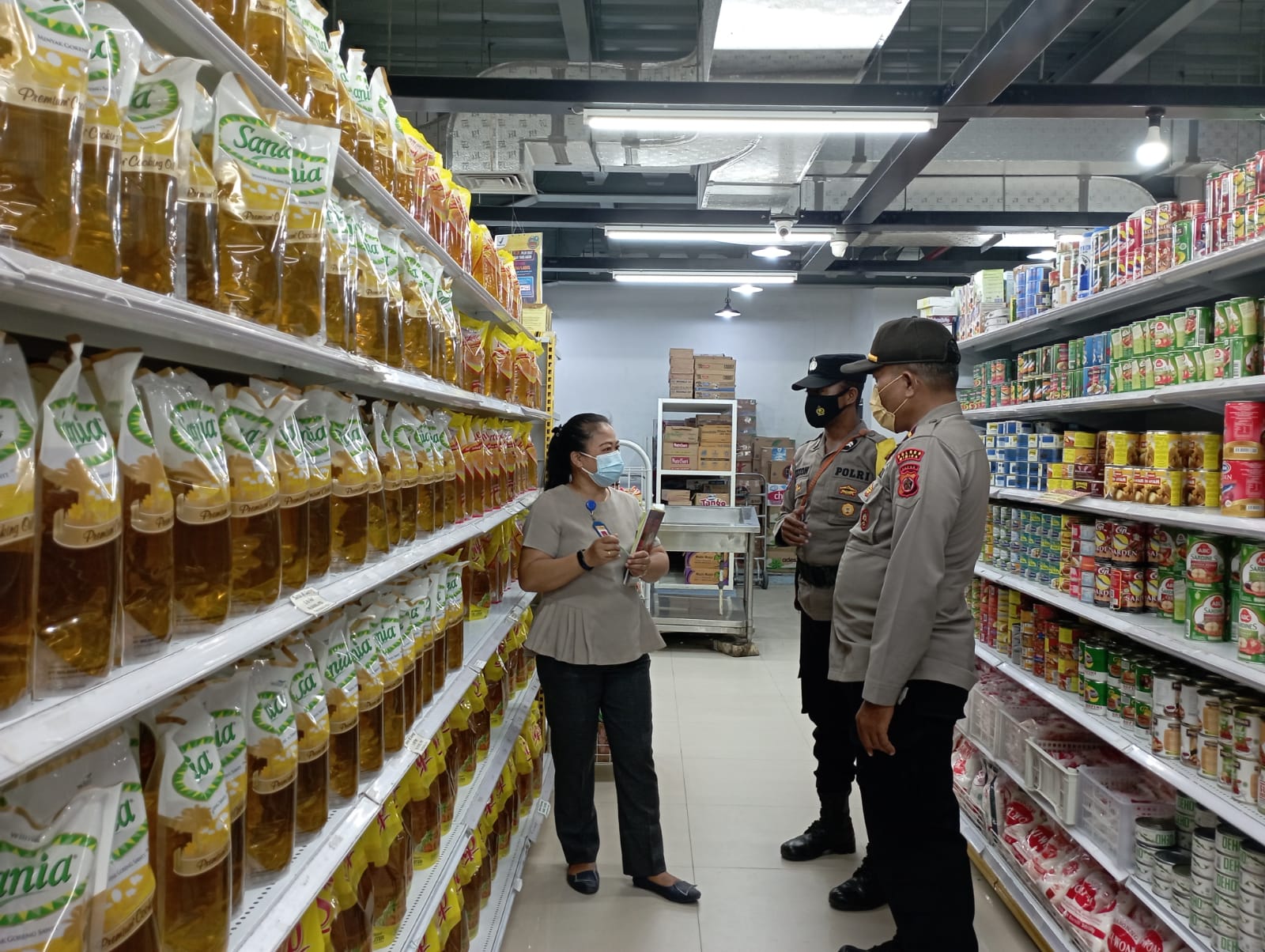 Cek Stok Ketersediaan Minyak Goreng, Kasat Binmas Pastikan Tidak Ada Penimbunan