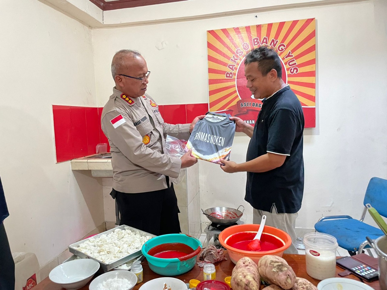 Tingkatkan Usaha Ekonomi Produktif, Satgas Binmas Noken Operasi Damai Cartenz latih usaha Produksi Pangan