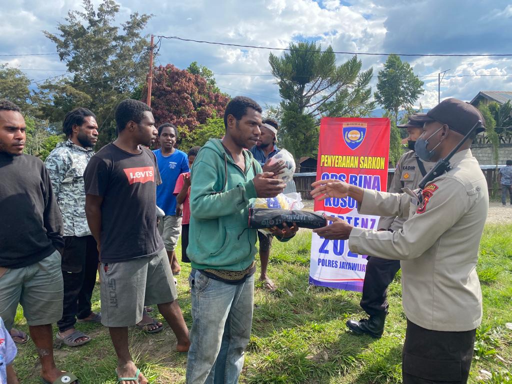 Ops Bina Kusuma, Sat Binmas Polres Jayawijaya Sambangi Panti Asuhan Pelangi