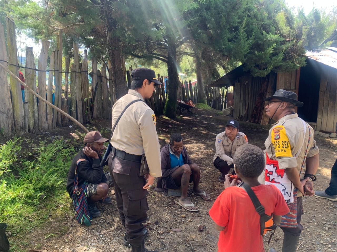 Kunjungi Tokoh Agama, Binmas Noken Intan Jaya Sampaikan Pesan Kamtibmas