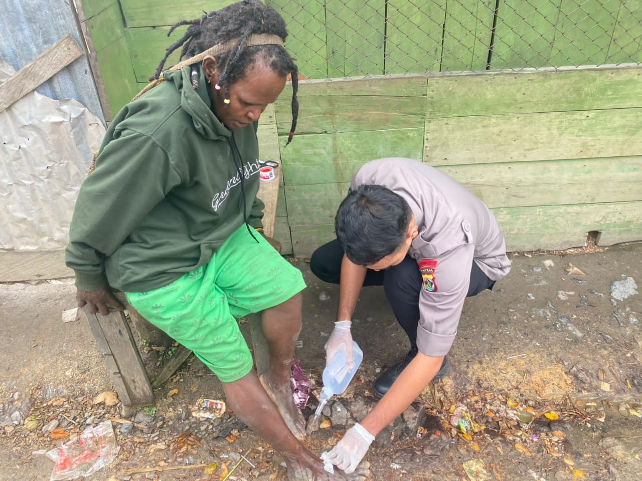 Maksimalkan Pelayanan Kesehatan, Tim Medis Binmas Noken Respon Keluhan Masyarakat Di Intan Jaya