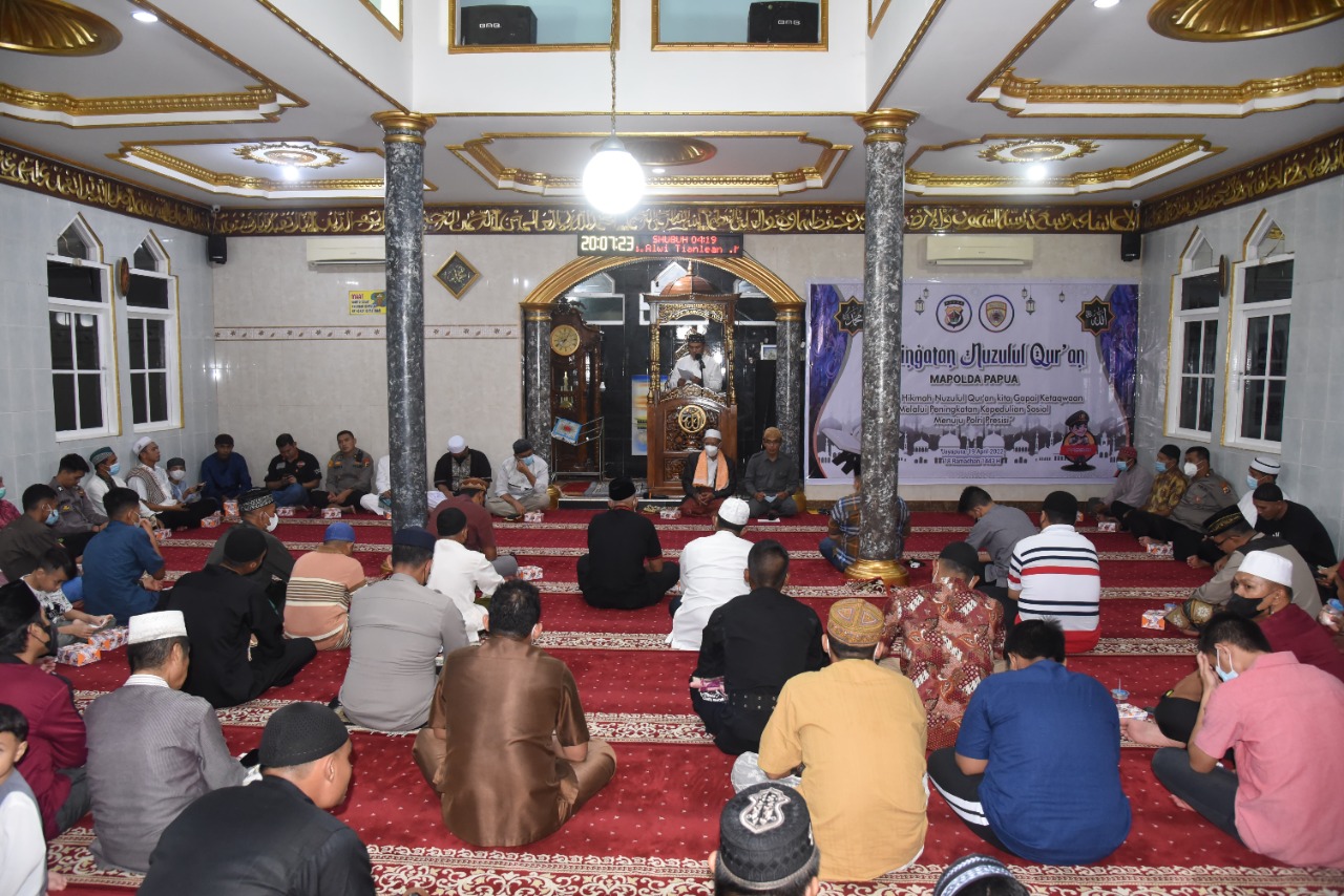 Polda Papua Menggelar Kegiatan Peringatan Nuzulul Qur’an 1443 H