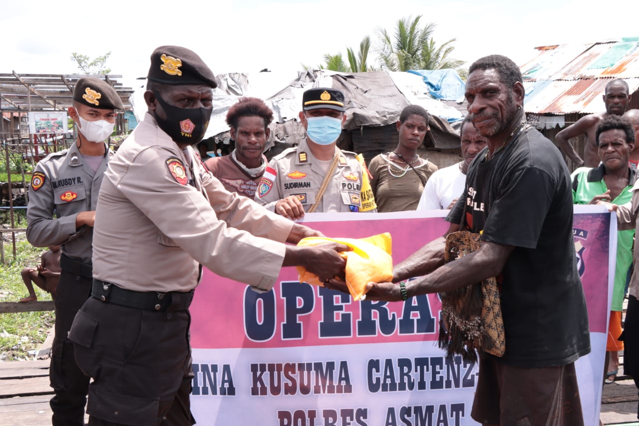 Bersama Polri Melawan Pandemi, Sat Binmas Polres Asmat Sosialisasikan Program Vaksinasi Presisi
