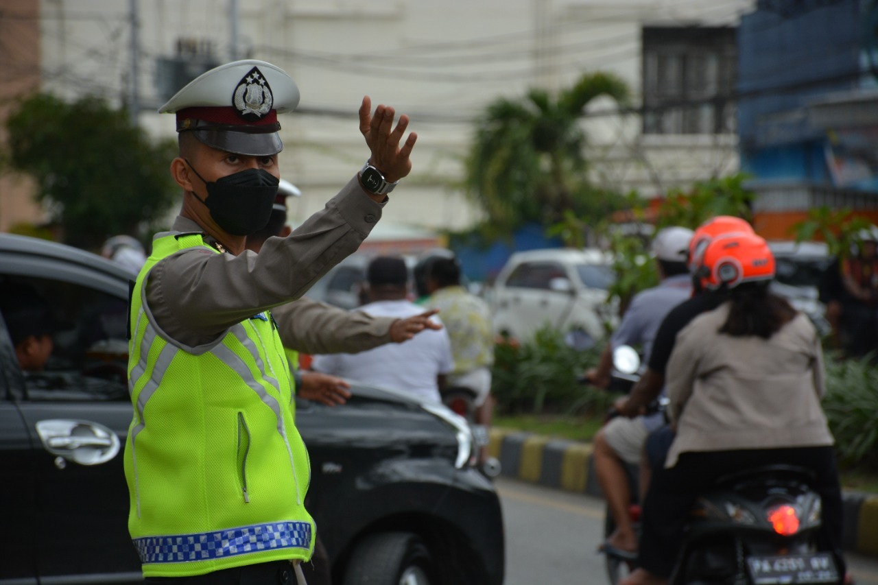 Wujudkan Kamtibmas dan Kamseltibcar Lantas Yang Kondusif, Ini Yang Dilakukan Tim Operasi Ketupat Cartenz 2022