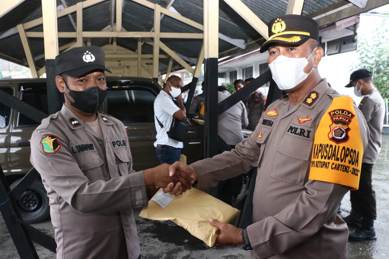 Satgas Yankes Operasi Ketupat Cartenz 2022 Berikan Dukungan Kesehatan Kepada Personel