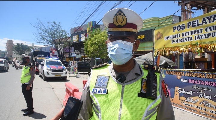 Personel Ops Ketupat Cartenz Giat Patroli Arus Lalin di Kawasan Abepura