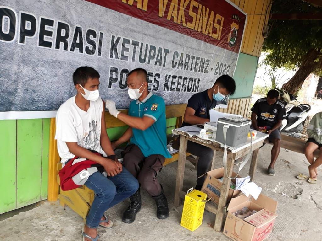 Antisipasi Peningkatan Klaster Covid-19, Polres Keerom Gelar Vaksinasi Selama Perayaan Hari Raya Idul Fitri 1443 H