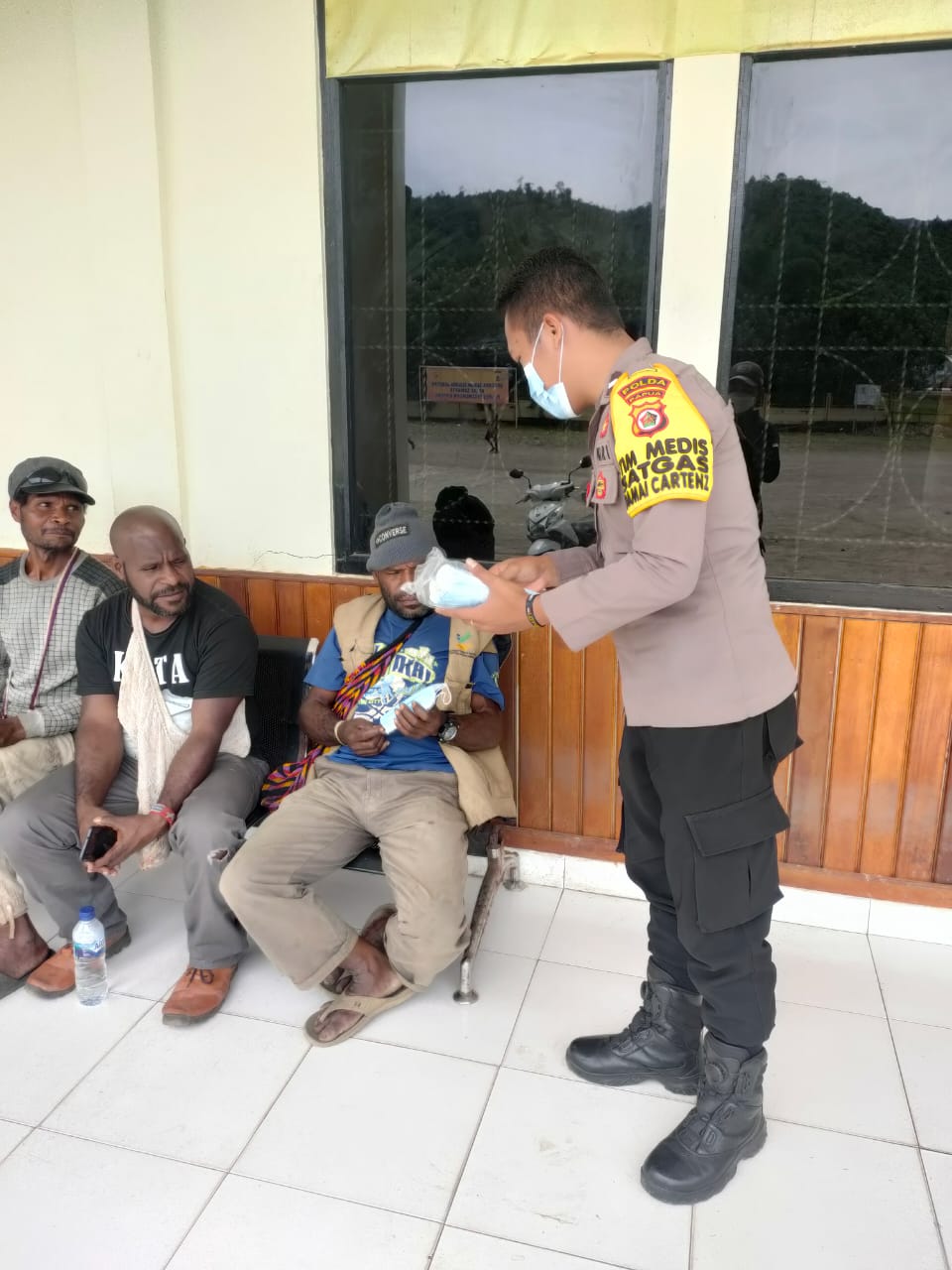 Layanan Kesehatan Bagi Masyarakat, Terus diberikan Tim Medis Satgas Binmas di Pegunungan Bintang Papua