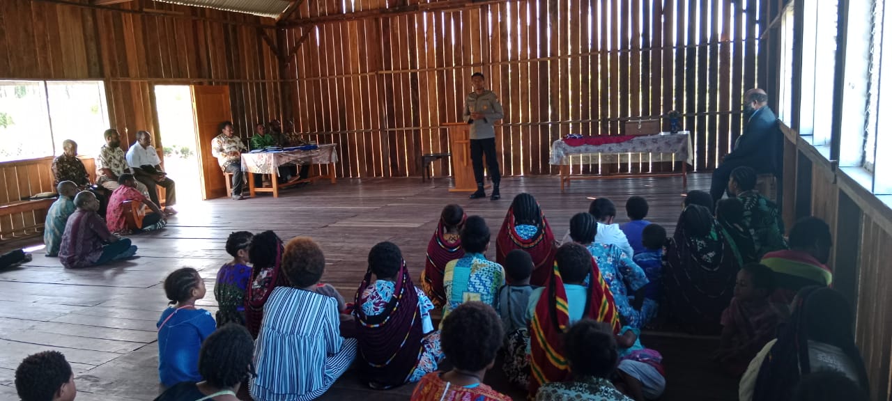 Satgas Binmas Noken Sambangi Gereja Gidi Siloam Untuk Berikan Pesan Kamtibmas