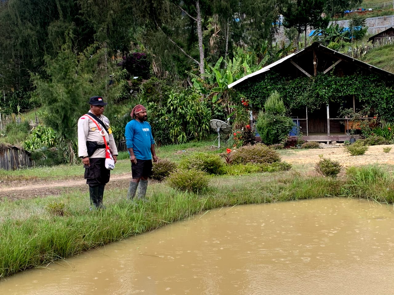 Sejahterakan Masyarakat Intan Jaya Binmas Noken Tinjau Perkembangan Spot Kolam Ikan