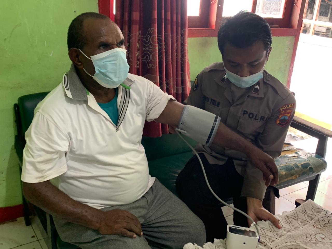 Ops Damai Cartenz-2022 Berikan Pelayanan Kesehatan Kepada Tokoh Masyarakat Yahukimo