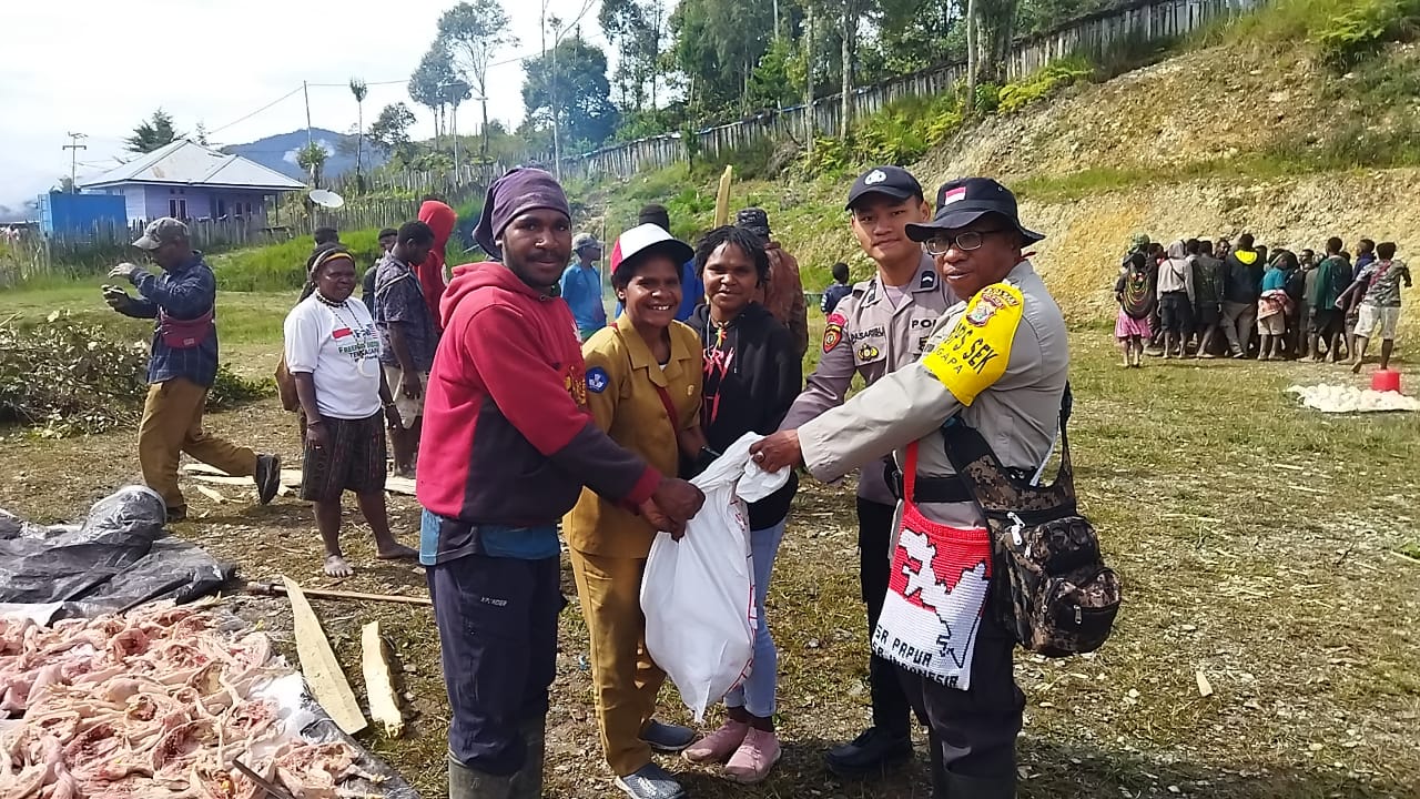 Pada Kelulusan SMP YPPK ST Fransiskus Asisi, Binmas Noken Hadir Berikan Motivasi