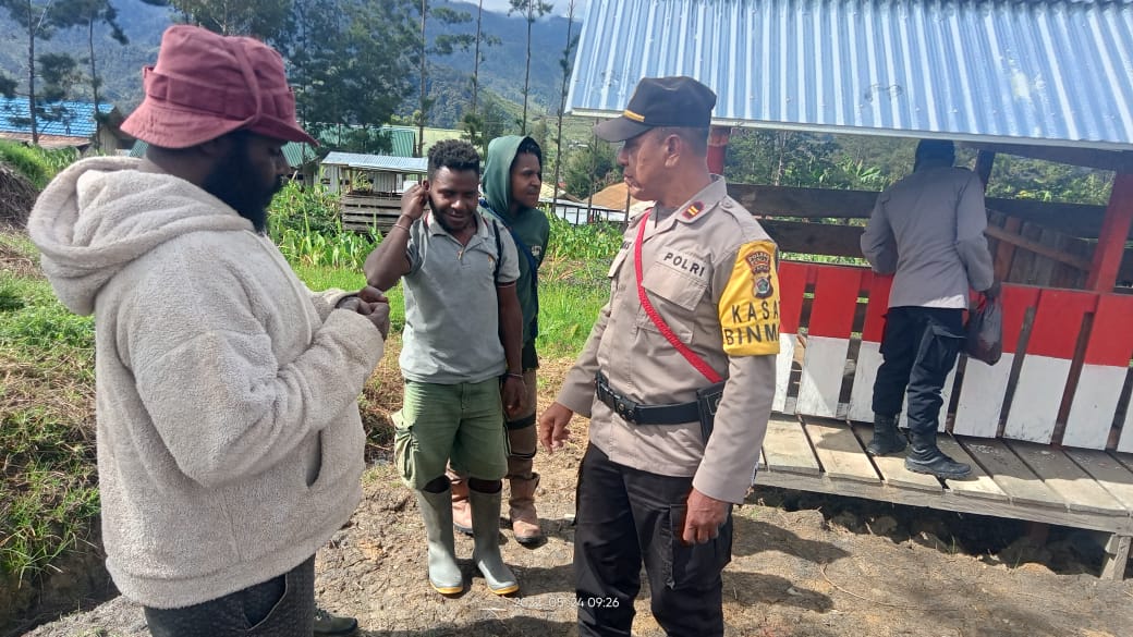 Program Kasuari Ops Damai Cartenz Sasar Spot Ternak Babi Milik Bapak Yarinus Hagabal