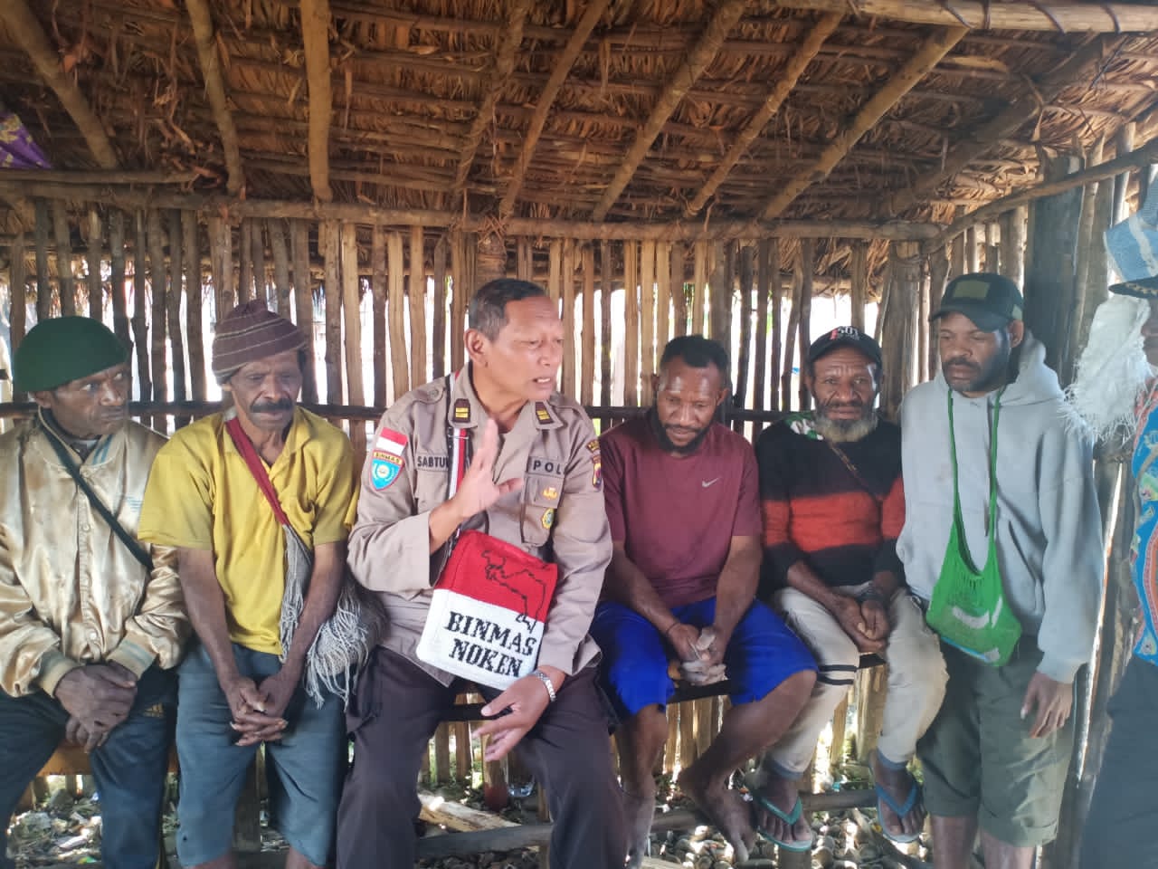Jalin Silaturahmi dengan Warga Kampung Balusu Melalui Program Koteka