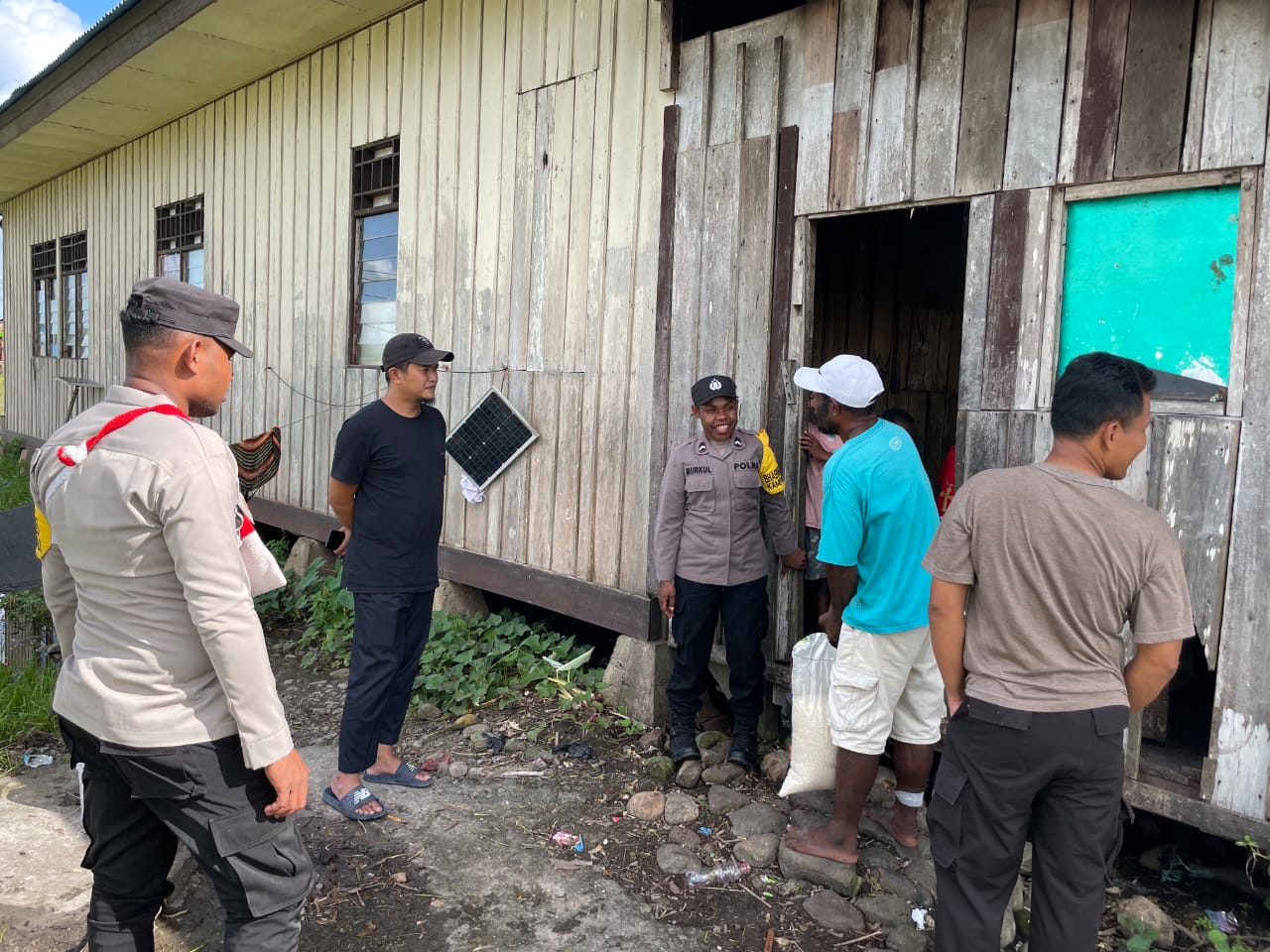 Bangun Komunikasi dengan Warga Kampung Kemali, Binmas Noken Laksanakan Program “PEKA”