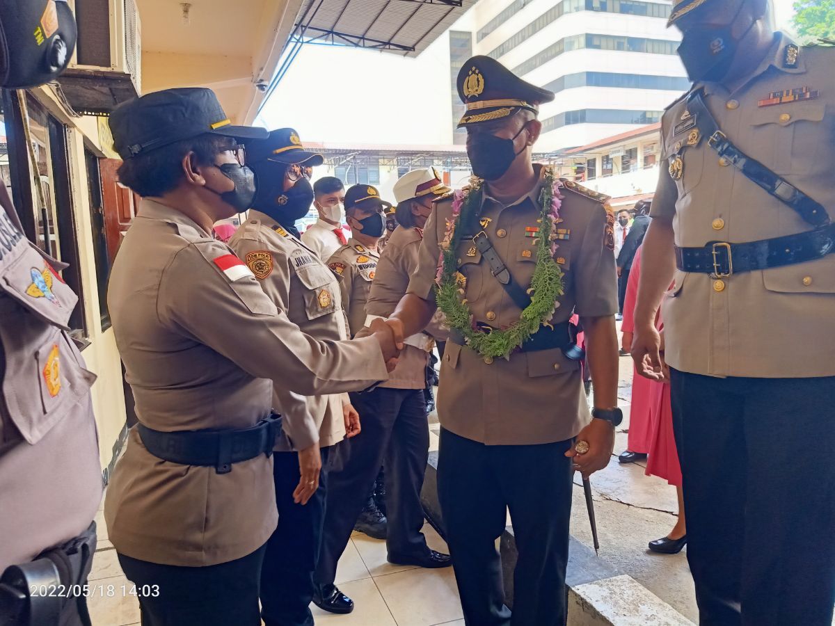 AKBP Victor D. Mackbon Resmi Jabat Kapolresta Jayapura Kota Gantikan KBP Gustav Urbinas
