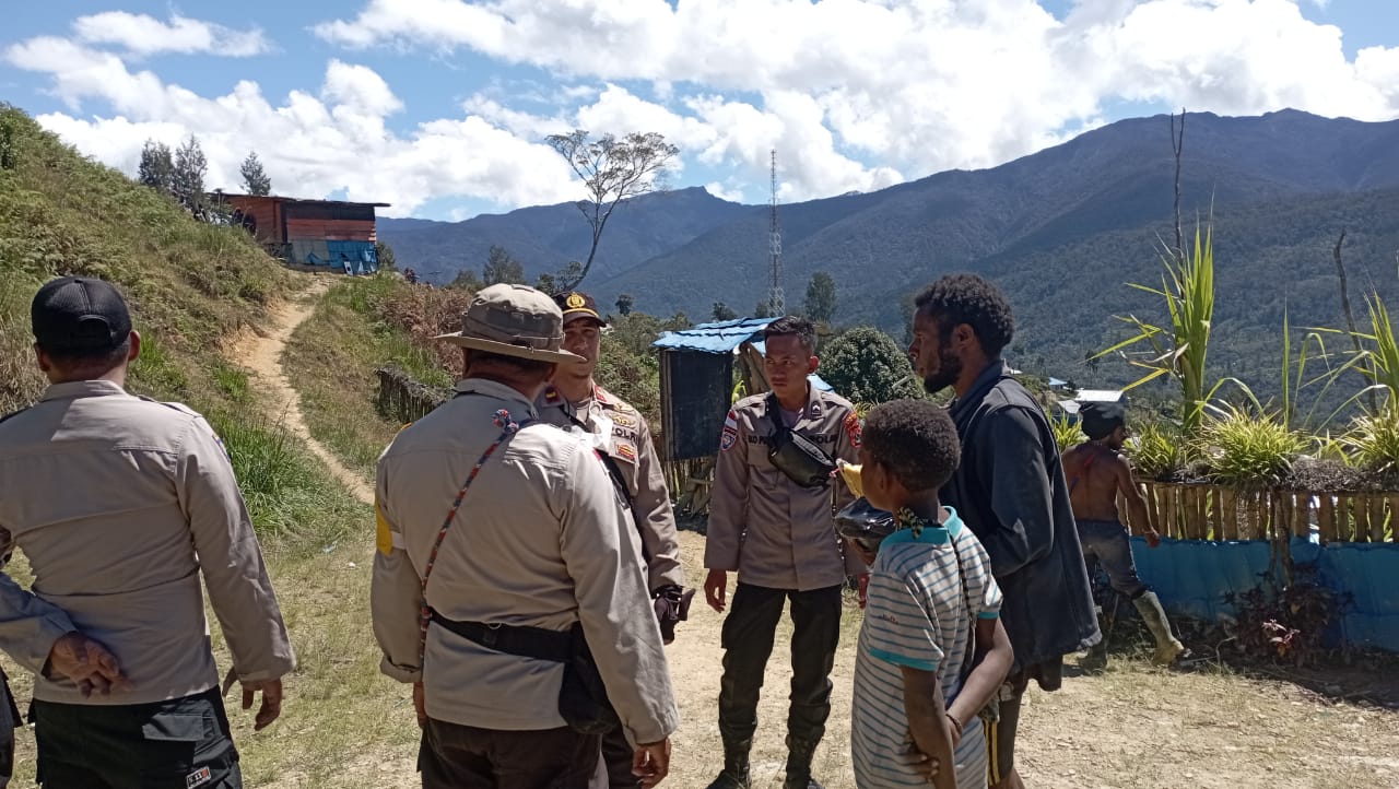 Bentuk Belasungkawa, Binmas Noken Kunjungi Rumah Duka Dan Berikan Bantuan
