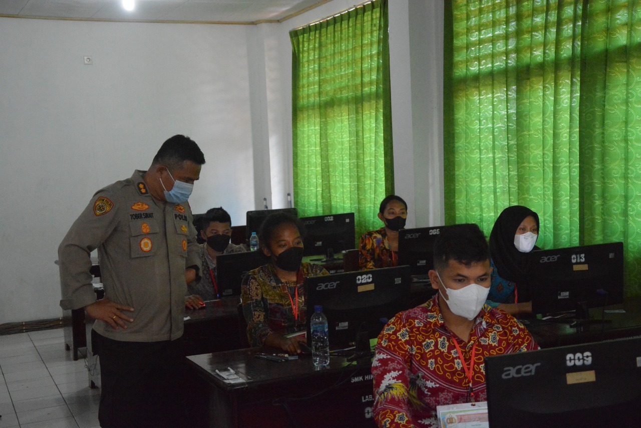 Biro SDM Polda Papua Menggelar Tes CAT Uji Akademik Rekrutmen Taruna/I Akpol Polri T.A 2022