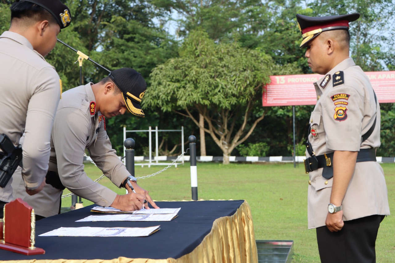 Kapolres Oku Pimpin Sertijab Tiga PJU Polres Oku