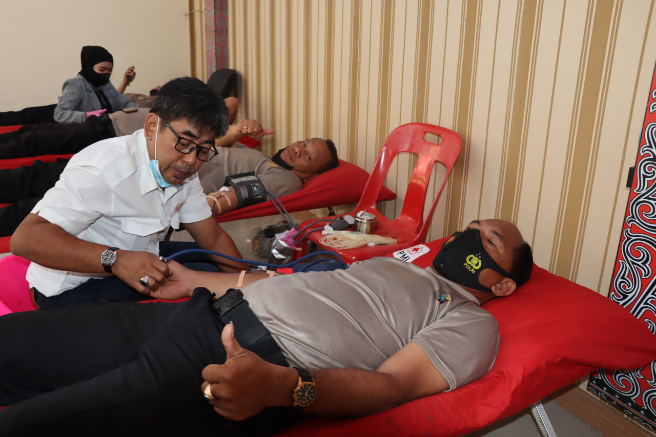 Polres Humbahas Gelar Donor Darah Sambut Hari Bayangkara Ke-76