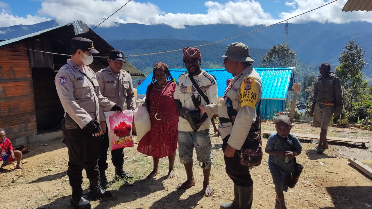 Bentuk Belasungkawa, Binmas Noken Kunjungi Rumah Duka Dan Berikan Bantuan