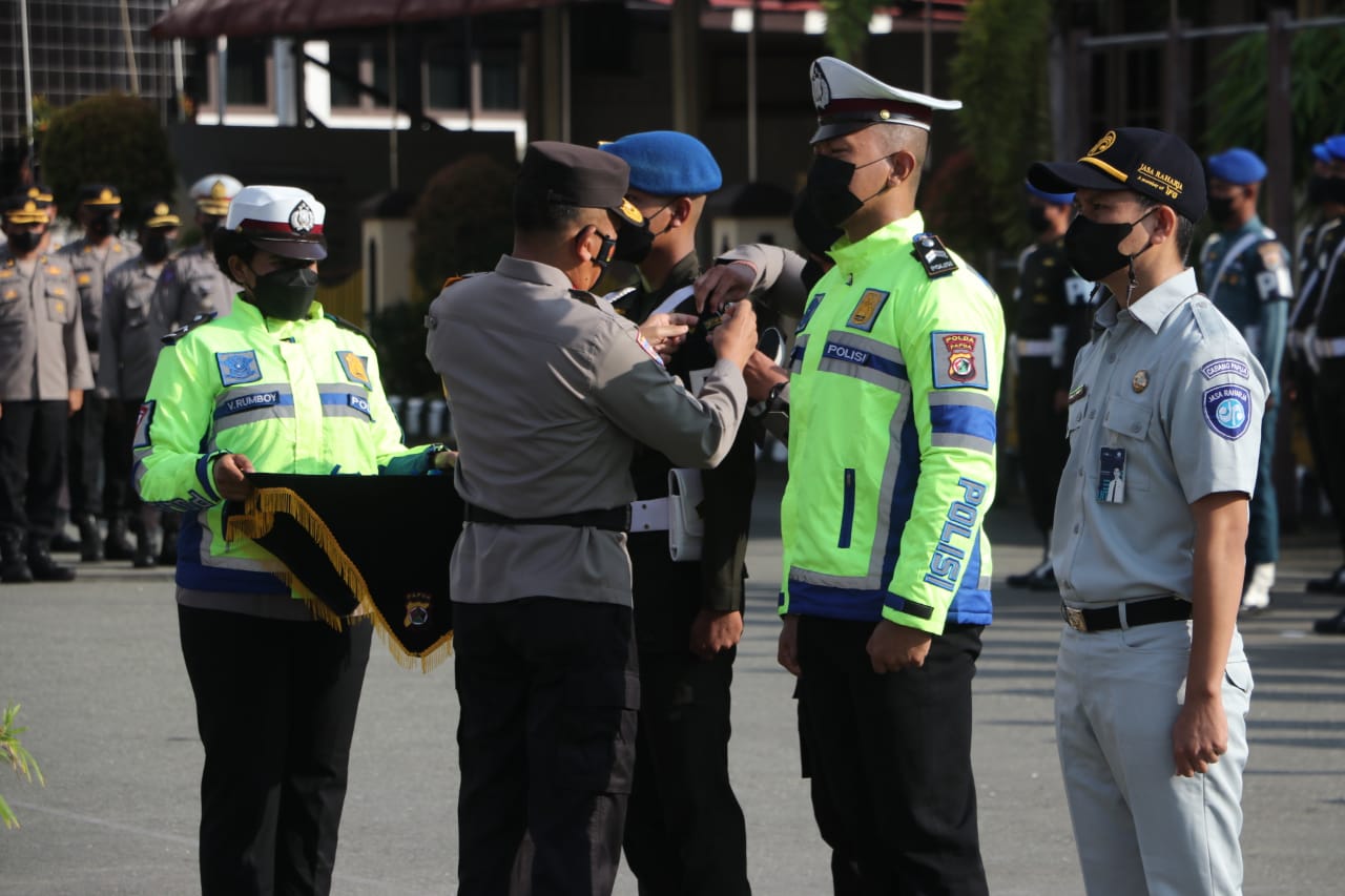 Wakapolda Papua Pimpin Apel Gelar Pasukan Operasi Patuh Cartenz-2022 Polda Papua