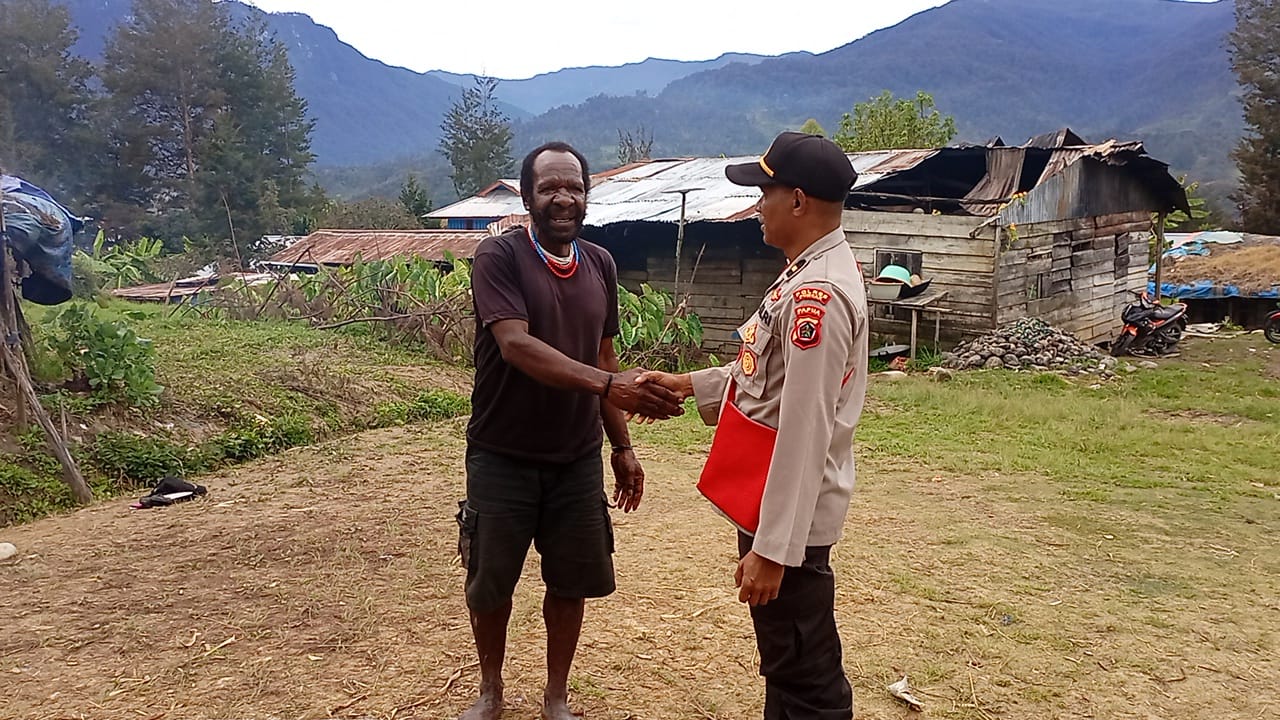 Bertemu Tokoh Adat Dalam Program Koteka, Ini Pesan Satgas Binmas