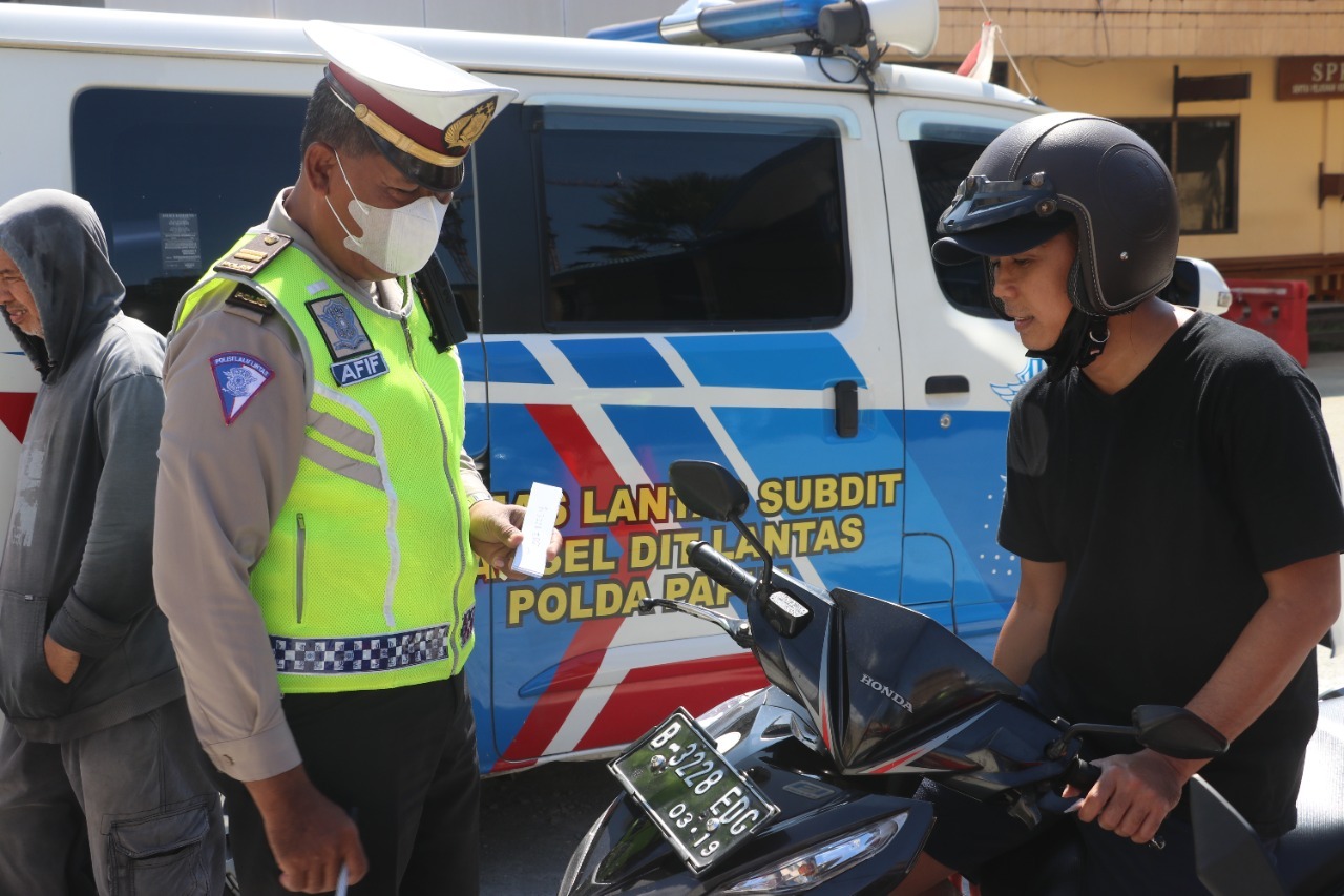Hari Keenam Ops Patuh Cartenz 2022, Dit Lantas Polda Papua Ajak Pengendara Jaga Kamseltibcarlantas