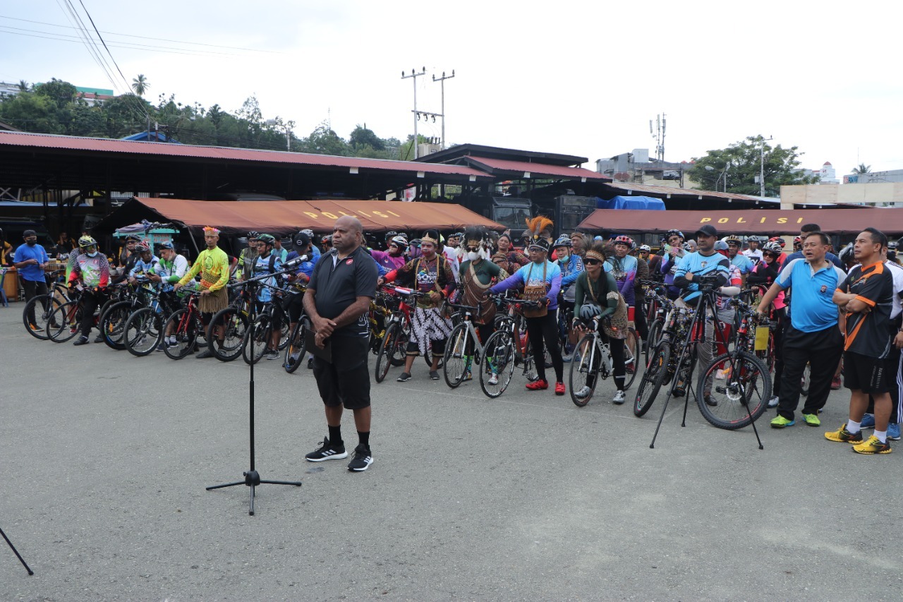 Polda Papua Menggelar Funbike Semarak Bhayangkara dalam rangka HUT Bhayangkara ke – 76 tahun 2022