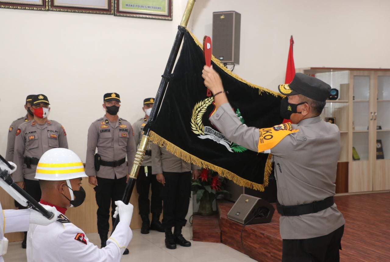 Tradisi Pencucian Pataka Dipimpin Langsung Wakapolda Papua