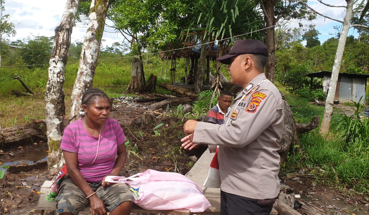 Gencarkan Program Koteka, Satgas Binmas Noken Sambangi Tokoh Perempuan Suku Meek